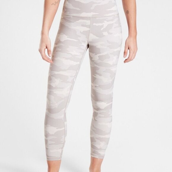 Athleta Elation Camo 7/8 Tight Leggings White & Gray Women's Size Large - Picture 1 of 6